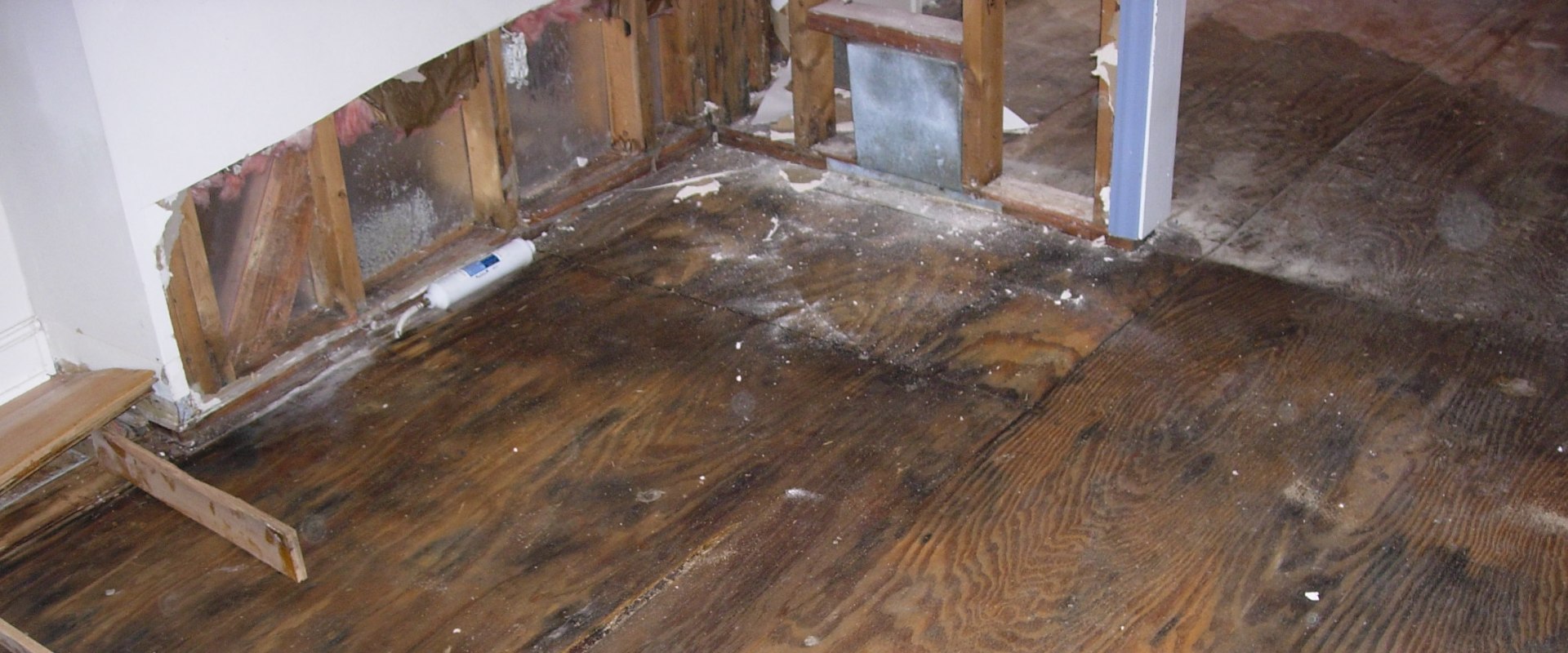 How To Spot Signs Of Water Damage In Your Home   Aa26b7797711c446b62124b6ab47c97c 